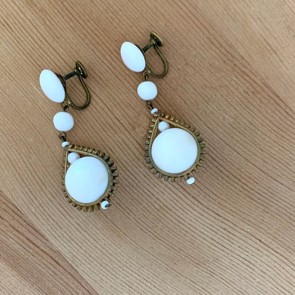 White Vintage Drop Earrings With Clip on Screw Backs 1940's Retro Summer Jewelry