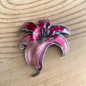 Art Noveau Lily Flower Cloisonne Enamel Brooch Red And Pink with Silver