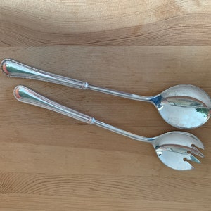 Serveurs de salade vintage dans une fourchette à couverts à salade en argent plaqué et cuillère ustensiles de service Kitchenalia image 3