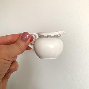 Pequeña crema vintage blanca Rörstrand Suecia Porcelana sueca Rörstrand 1940