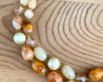 Collier Deux Rangs De Perles Dorées En Plastique - Occasion Comme Neuf