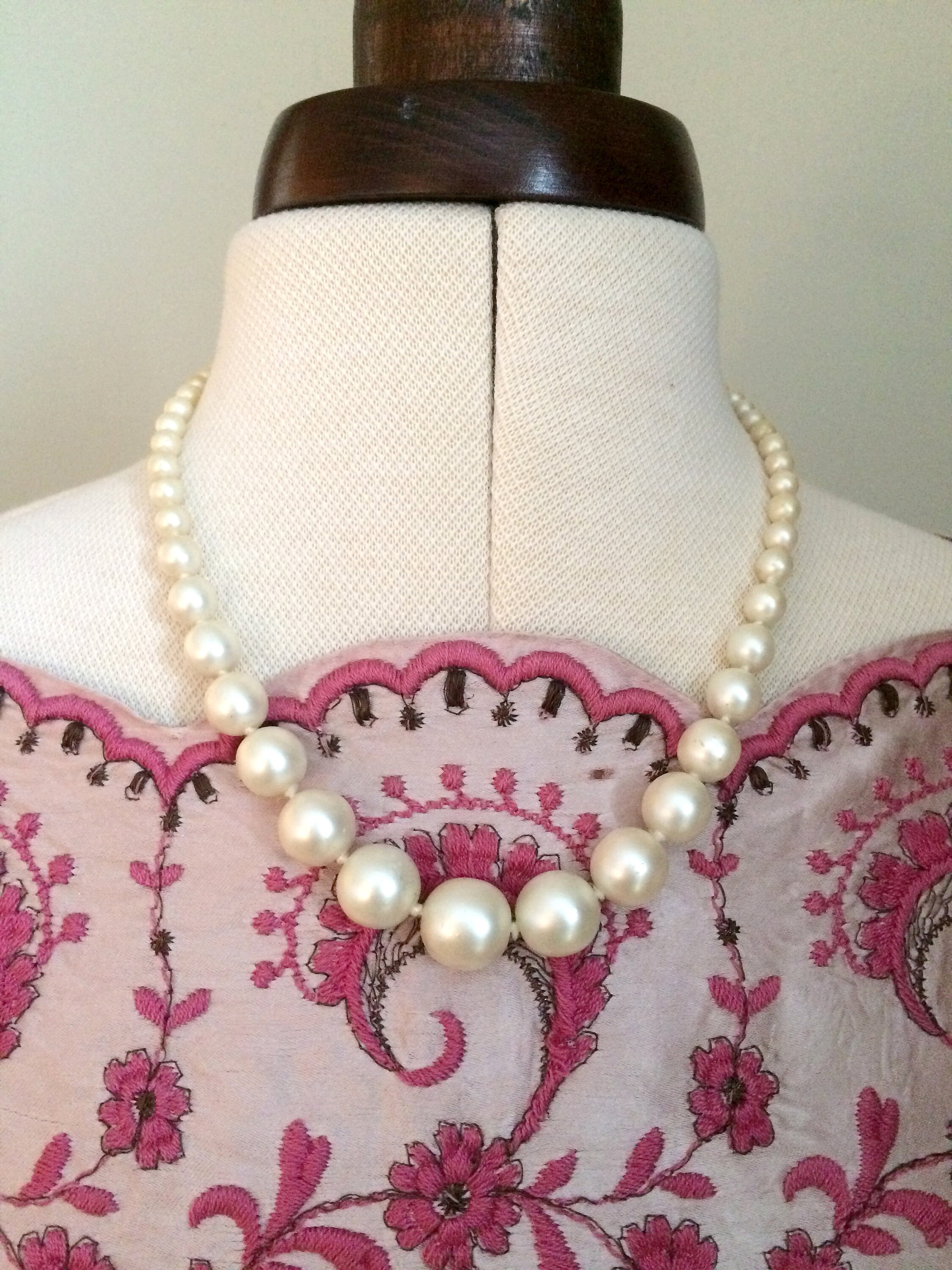 Vintage Single Strand Faux Pearl Necklace
