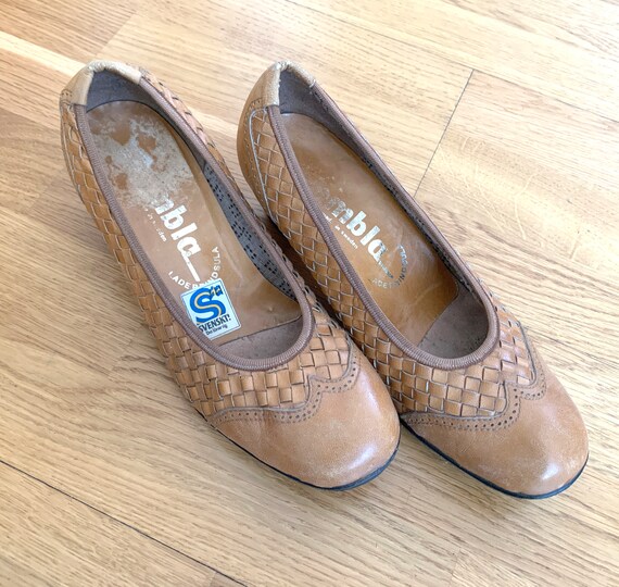 Swedish Vintage Leather Pumps Tanned Perforated L… - image 3