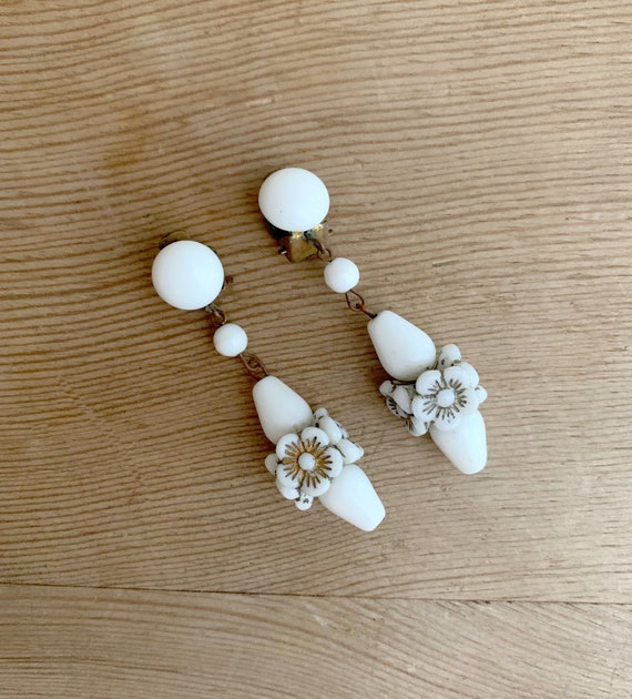 White 1930's Dangle Clip-On Earrings Beaded White