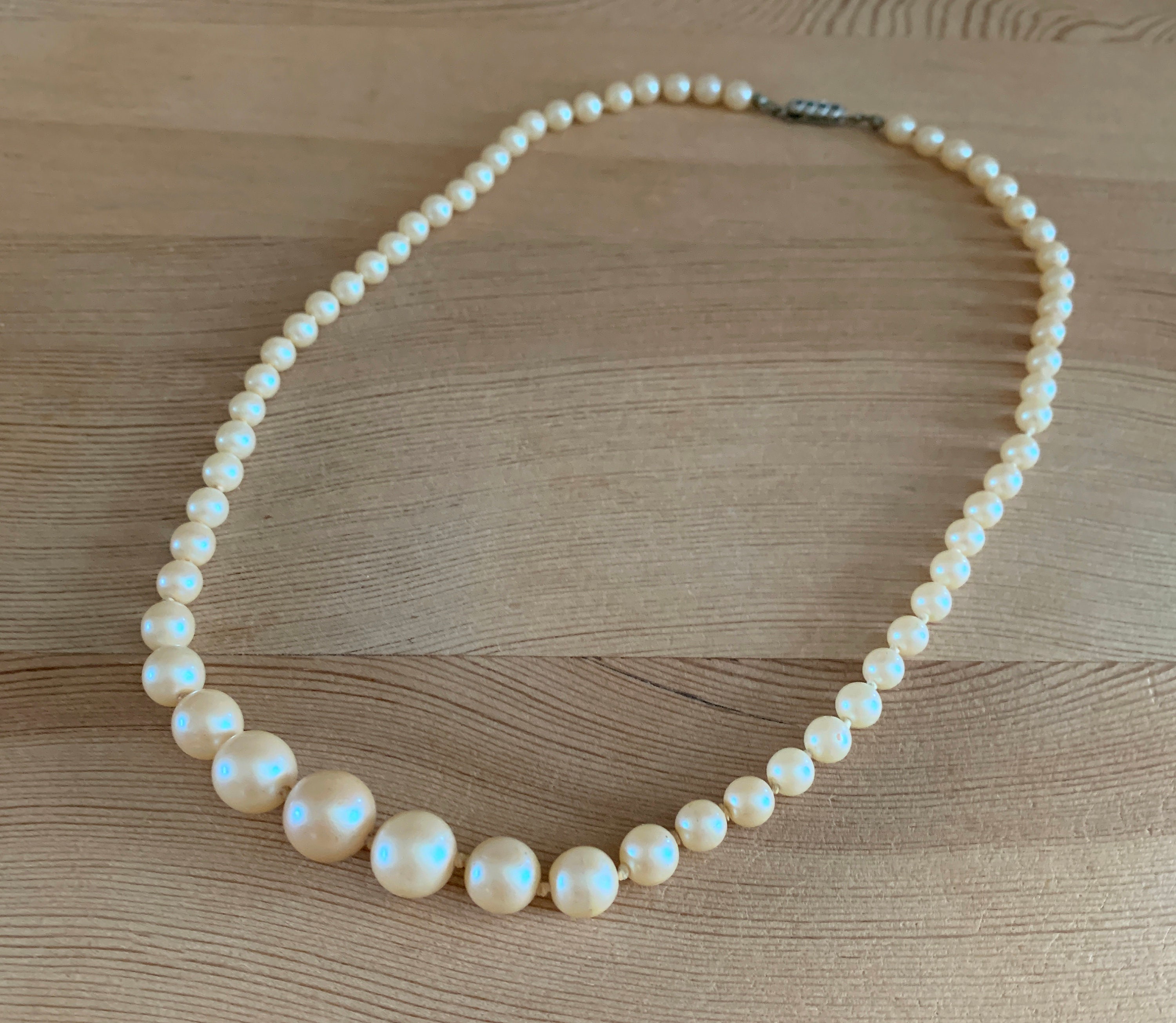 Graduated pearl necklace outlet 20 inch
