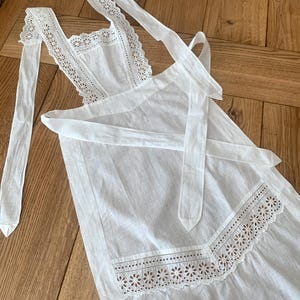 Antique Vintage English Eyelet Lace Serving Apron 1900 Turn Of The Century Maids White Vintage Apron