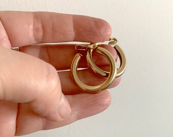 1990 Gold Tone Creoler Hoop Ohrclips geringes Gewicht