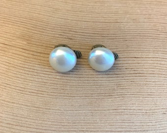 Classy Flat 13 mm Faux pearl Clip-on Earrings Midcentury