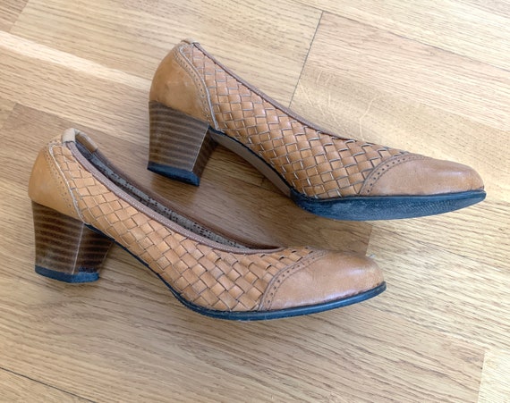 Swedish Vintage Leather Pumps Tanned Perforated L… - image 2