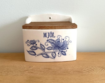Vintage Blue and White Flour Box With Wood Lid Ceramic Canister Jar with Cobalt Blue Straw Decor