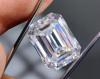 4.00 Carat Emerald Cut Lab Grown Diamond | IGI Certified Loose Stone