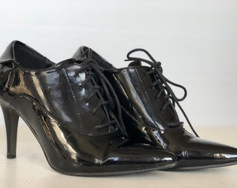 SHICK, vintage 80s patent leather stiletto ankle boots with laces, size 41