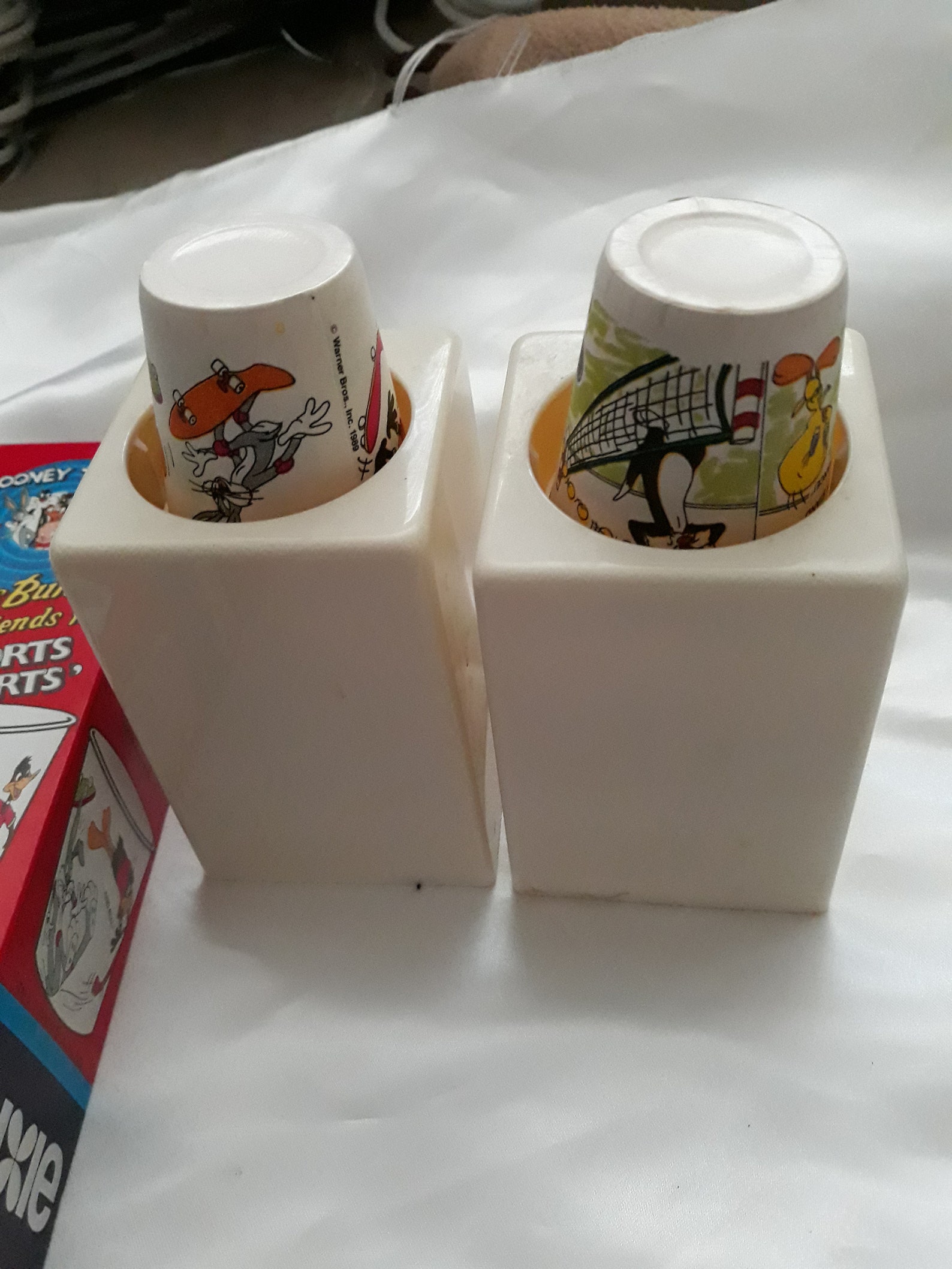 Vintage Dixie 3oz Bathroom Cups Dispensers and box of 3oz Looney Tunes