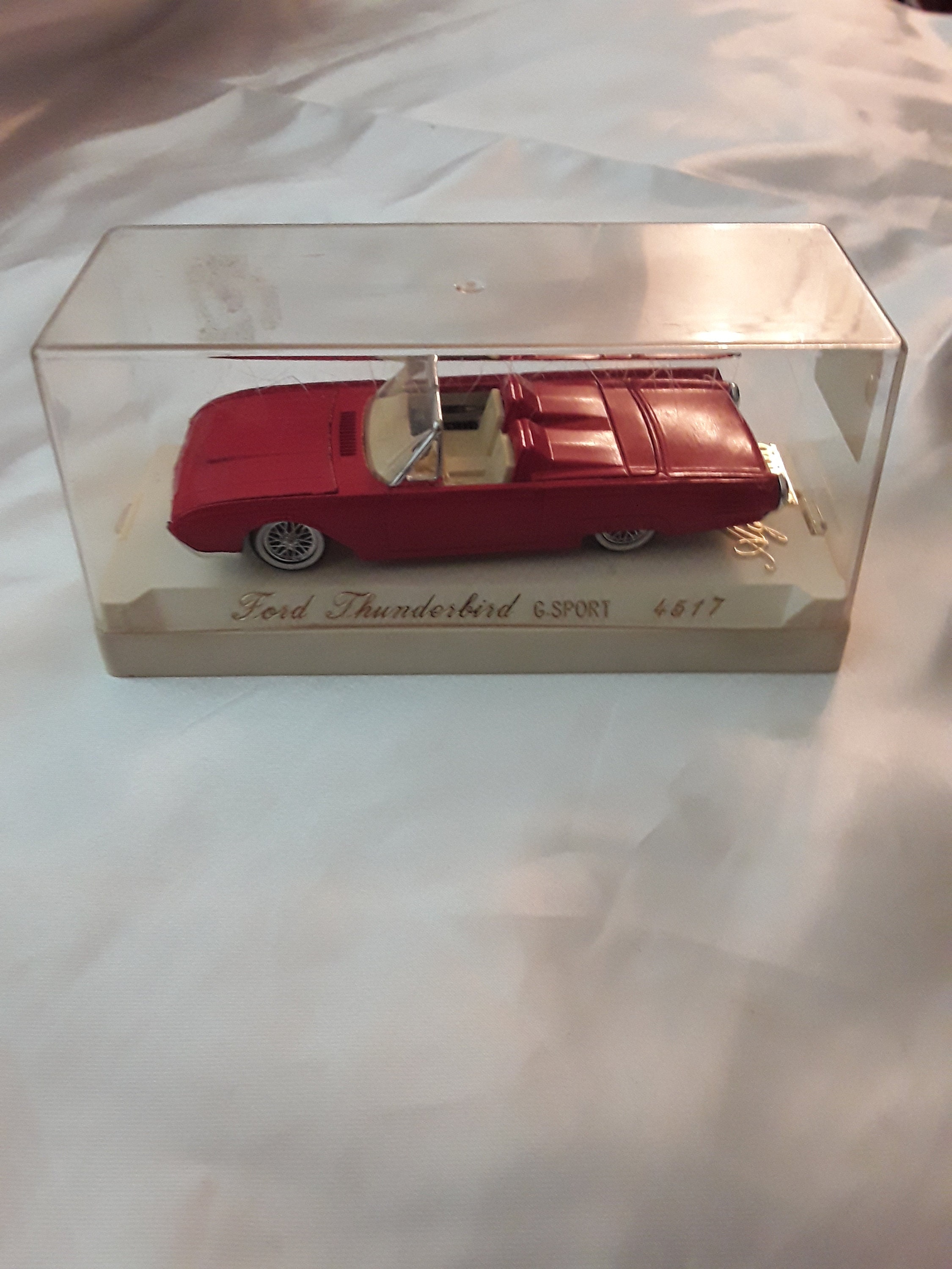 Ford Thunderbird 1955 Jaune – Minichamps 1/43 – Édition Limitée 1/1200 – Neuf
