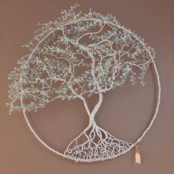 Arbre de vie en relief. Décoration murale en métal argenté à personnaliser. L'arbre, symbole de la famille