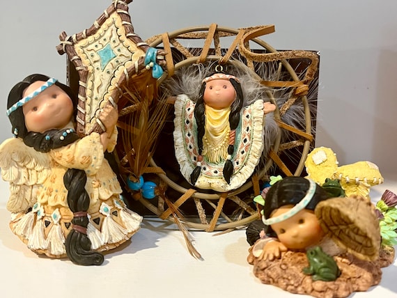 Friends of the Feather Figurine Ornamanet by Enesco. Little