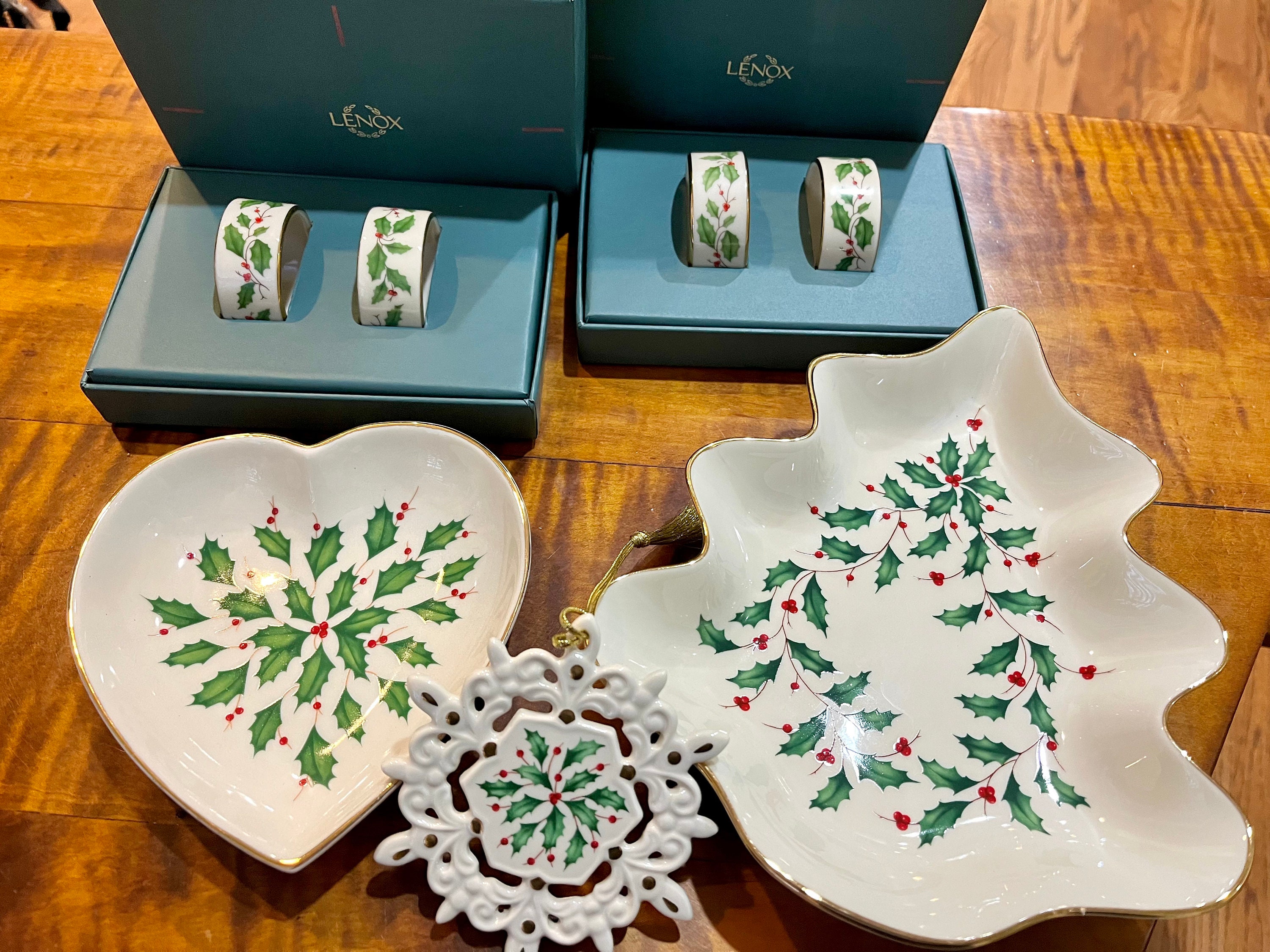 Lenox christmas shop napkin rings