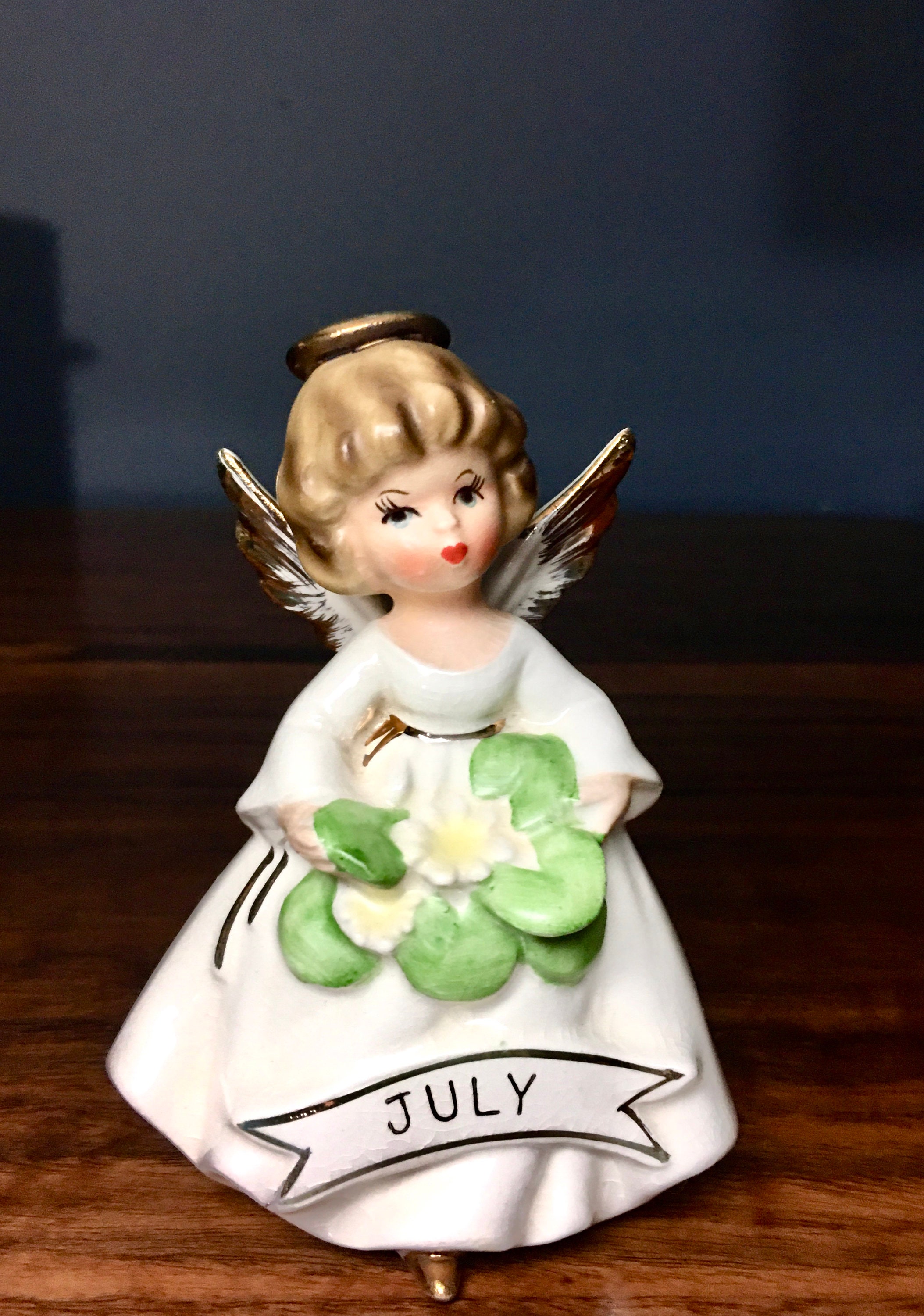 洋書 ENESCO Victorian Holy Family &amp; Angel 6004185 13.5