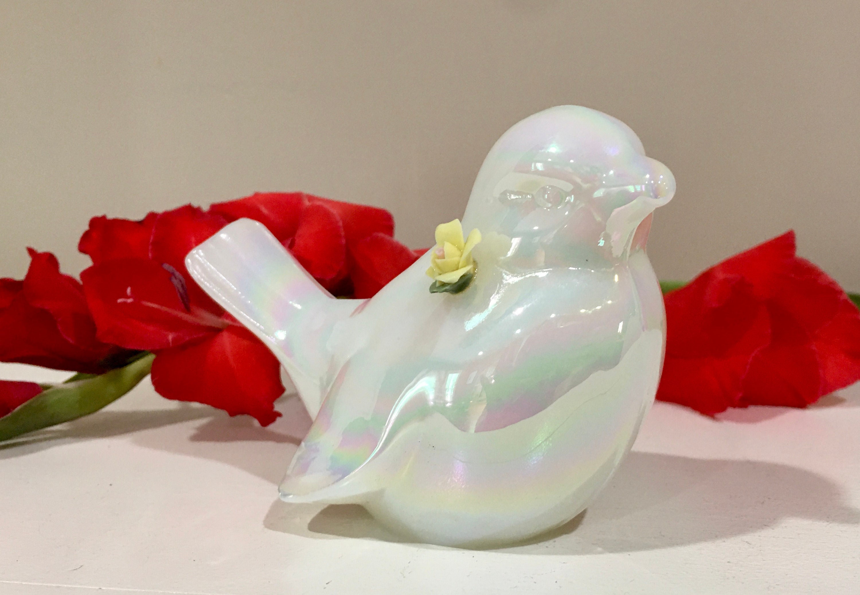 韓国ブランド通販サイト Opalescent Fenton Iridescent Figurine Bird Glass White 工芸品