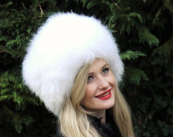 thumbnail interactive-video image 1 of Women's Winter Real Fox Fur Hat - Russian Ushanka Cossack Ski Cap (52-60 Cm) 1 of 3