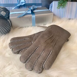 Genuine Whole Fleece Merino Sheepskin Classic Ladies Gloves image 2