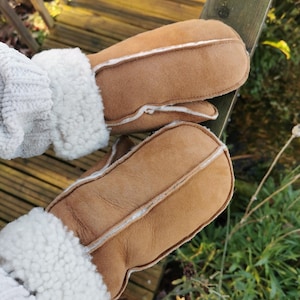 手作りレディース英国製栗色＆黒色シープスキンミトンシームスタイル