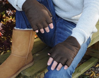 Somerset British Sheepskin Fingerless Gloves For Men in Black and Brown Napa
