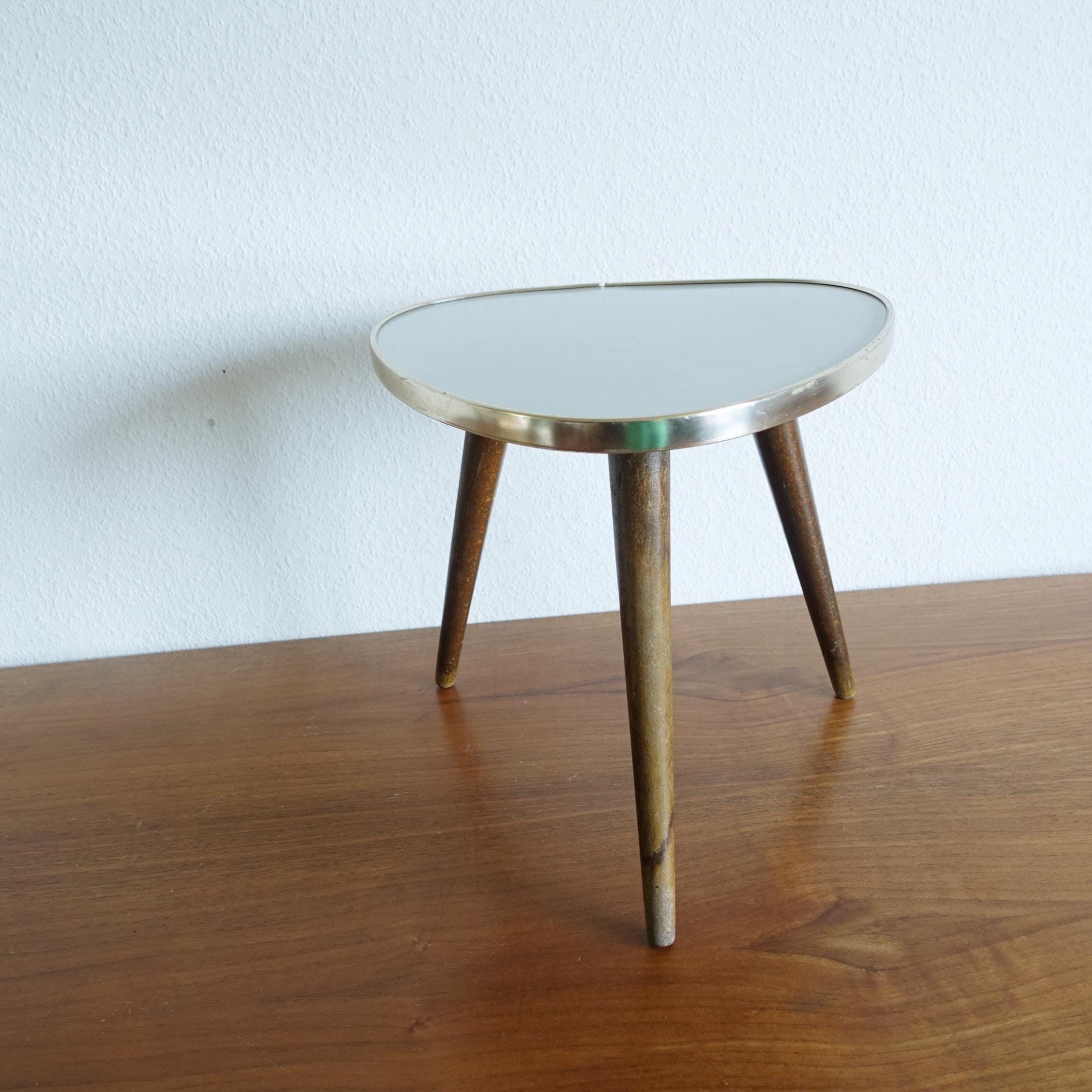 サイドテーブル・ナイトテーブル・ローテーブル Space Age Design Round Table Space Age Tables | Whoppah