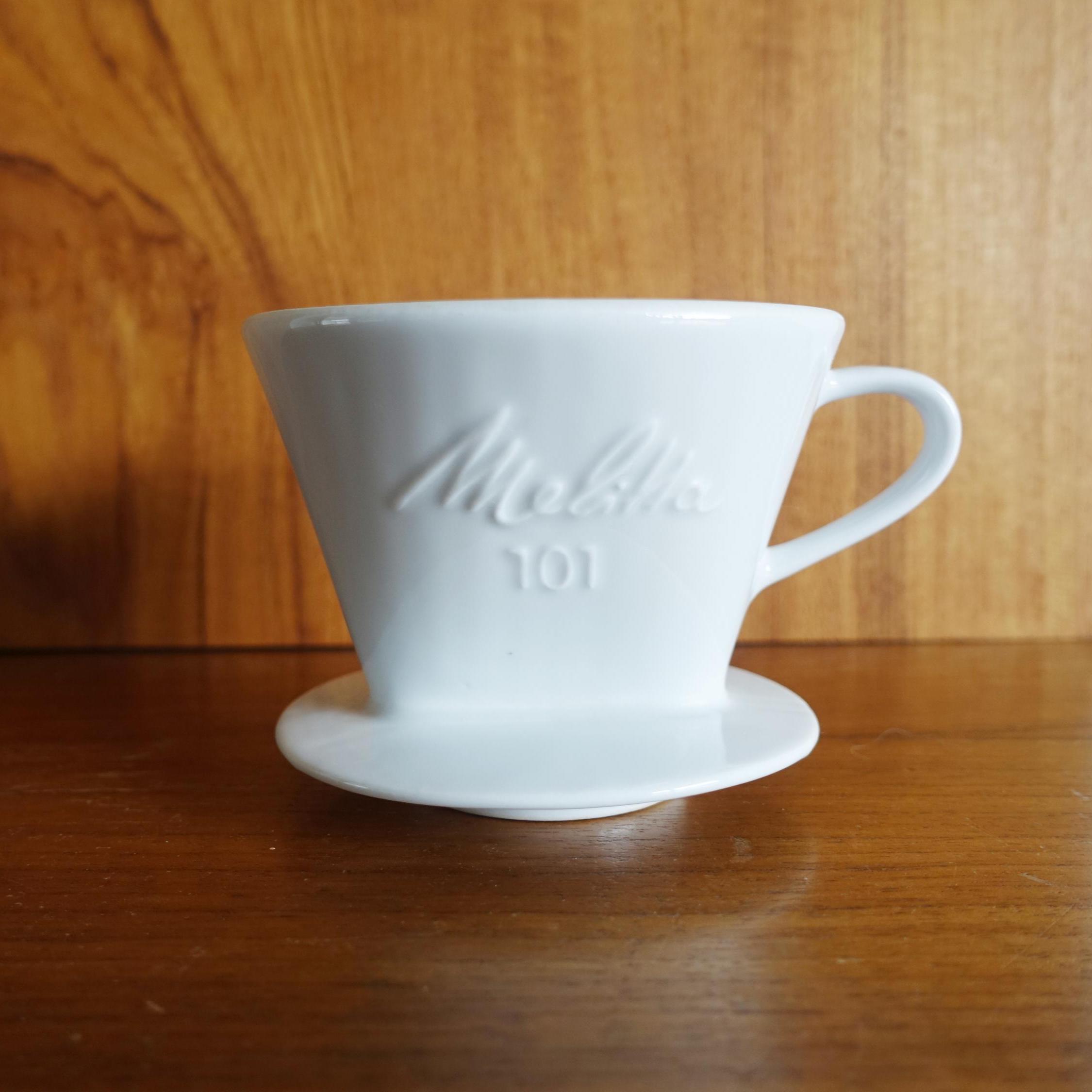 Melitta Filter 101 white single-hole coffee filter 50s 60s kitchen vintage midcentury ceramic kidney table space age