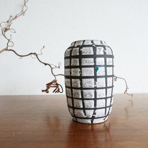 Scheurich vase form 238-14 black and white checkered ceramic fat lava 60s vintage midcentury West Germany W.-Germany kidney table space age
