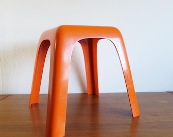 Kruk oranje Design Small G. Castiglioni G. Gaviragni A. Lanza Valenti & Co. Milano Italië jaren '70 vintage midcentury space age