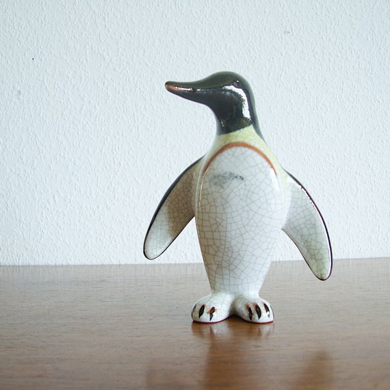Walter Bosse Penguin Karlsruhe Majolica 16 cm figure animal 50s 60s vintage  midcentury collector decoration living room kidney table space age