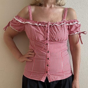 Gingham Checkered Blouse Red White Plaid Summer Top Short Sleeve Button up Open Shoulder Dirndl Blouse Medium Size