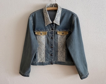 Vintage denim jacket with lace inserts contrast collar & pockets 90s style jean jacket upcycled boho lace denim women’s M