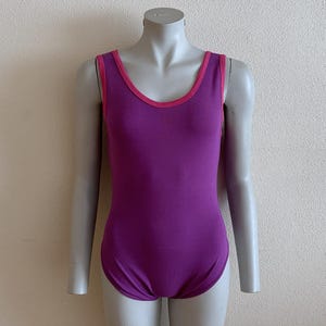 Vintage badpak Eendelig badpak Paarse badmode van katoenmix Retro bodysuit uit één stuk badpak met open rug zwemkleding