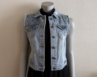 Studded Denim Vest Vintage Sleeveless Jean Jacket Y2K Distressed Denim Waistcoat Women’s Blue Denim Vest