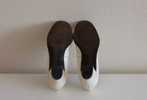 Vintage Shoes 60's 70's Bridal Shoes White Shoes … - image 6