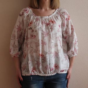 Vintage Blouse Silky Blouse Floral Print Women Top Romantic Summer Shirts 3/4 Sleeve Pale Pink Ivory Pastel Oversized