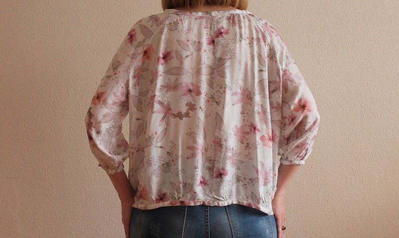 Vintage Blouse Silky Blouse Floral Print Women Top Romantic Summer Shirts 34 Sleeve Pale Pink Ivory Pastel Oversized