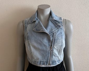 Vintage Cropped Denim Vest with Asymmetrical Zip Sleeveless Jean Biker Vest Light Wash Cotton Y2K 90s Style