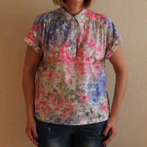 Vintage Blouse Floral Print Blouse Short Sleeve Top Pale Pink White Blue Pastel Oversized