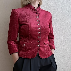 Chaqueta vintage entallada de pana burdeos, estilo victoriano, con botones metálicos y mangas 3/4, talla L para mujer.