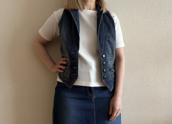 Mini gilet femme sale
