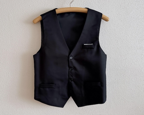 Men's Black Formal Vest Classic 3-Button Waistcoat with Pocket Detail Polyester Suit Vest