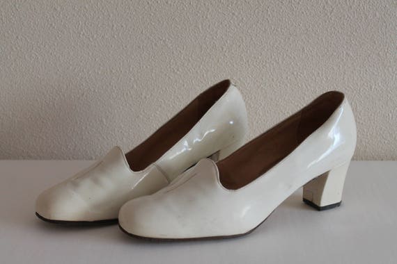 Vintage Shoes 60's 70's Bridal Shoes White Shoes I