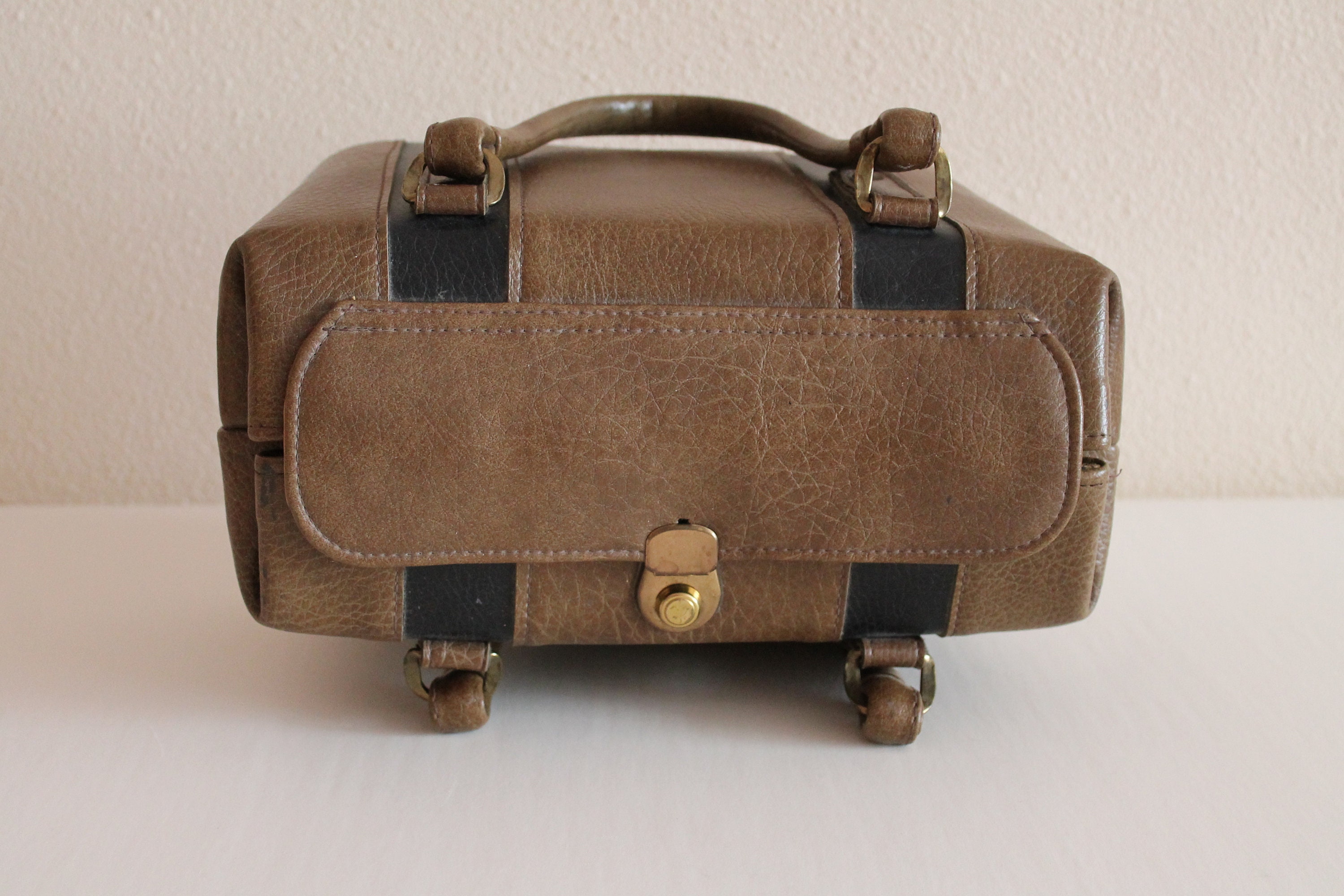 Vintage Hand Bag Box Bag Brown Vinyl Box Bag Cube Bag Box 