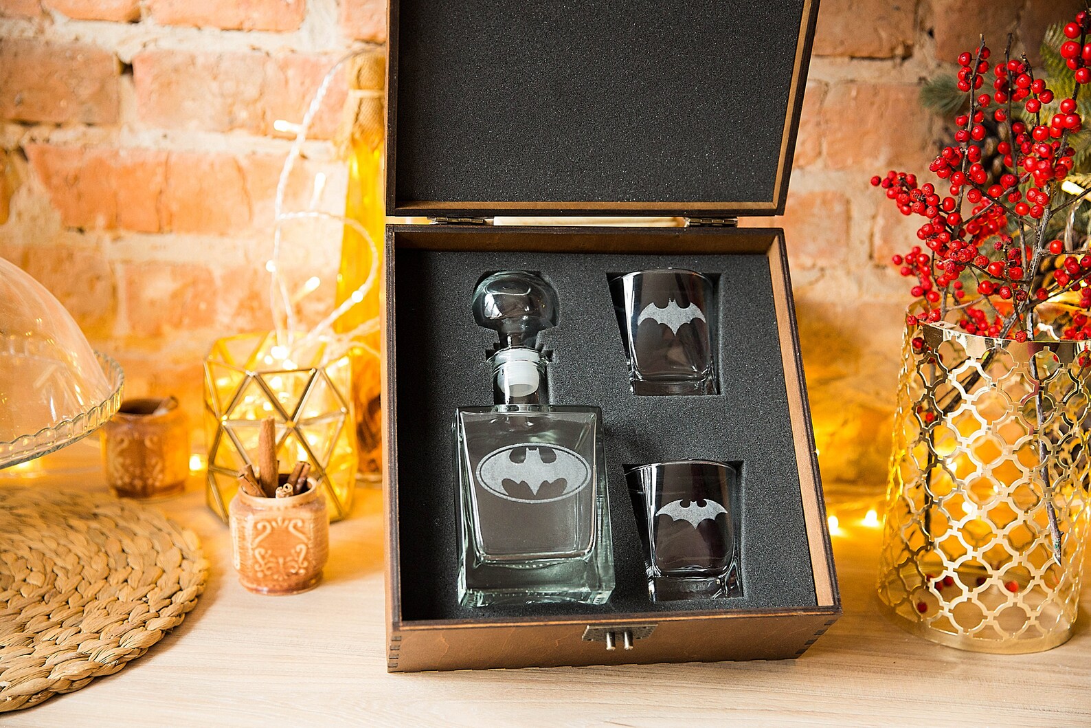 BATMAN Whiskey Decanter 17 oz. & glasses DARK KNIGHT Gift Etsy