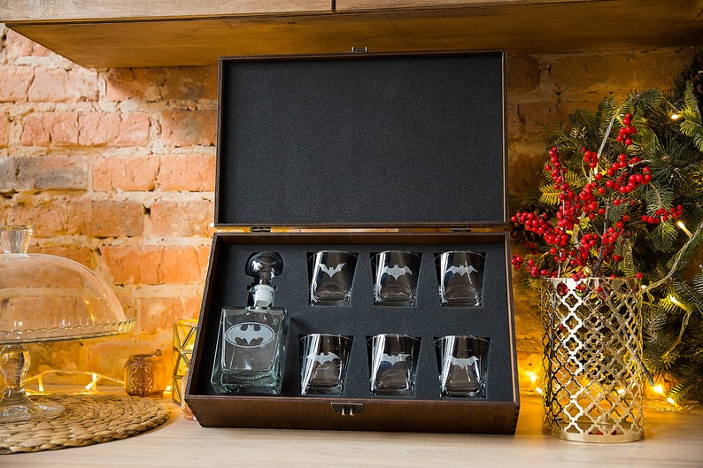 BATMAN Whiskey Decanter 17 oz. & glasses DARK KNIGHT Gift Etsy