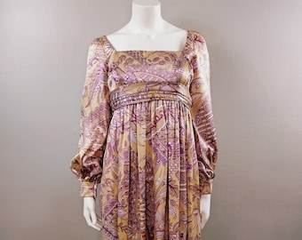 Vintage 70er Jahre Maxi Kleid: Rayon Sateen Boho Kleid, klein zierlich