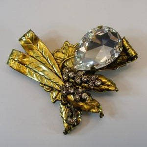 DUECI BIJOUX Vintage Italian Designer Gold Plated Leaves Detailed Brooch, Crystals, Floral Botanical Brooch